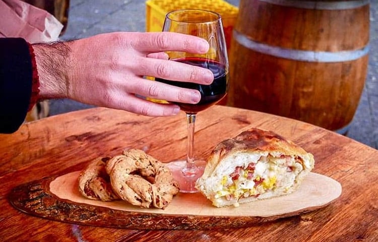 Sapori autentici: dove mangiare la vera cucina napoletana